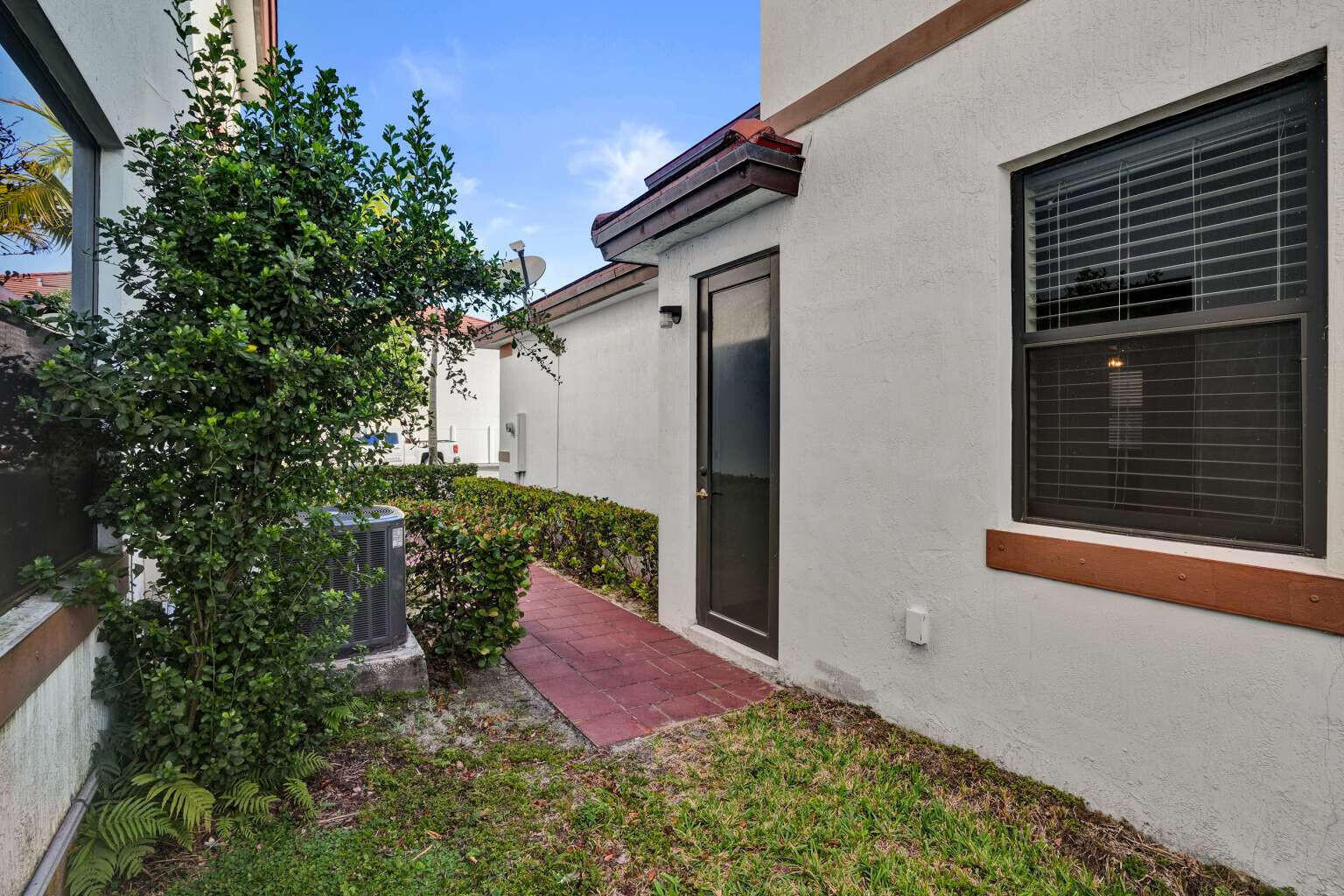 AQUABELLA SECTION ONE - Residential