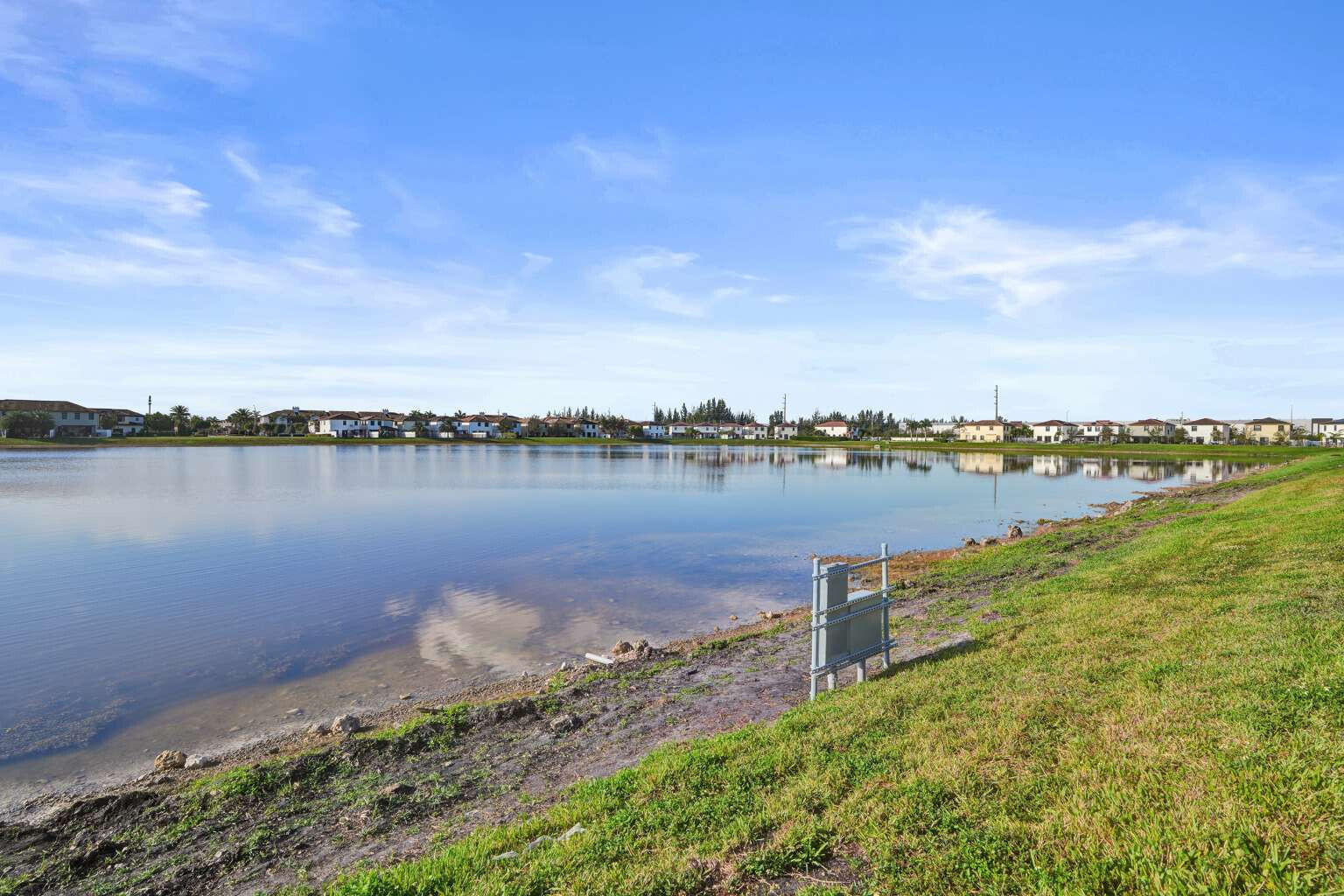 AQUABELLA SECTION ONE - Residential