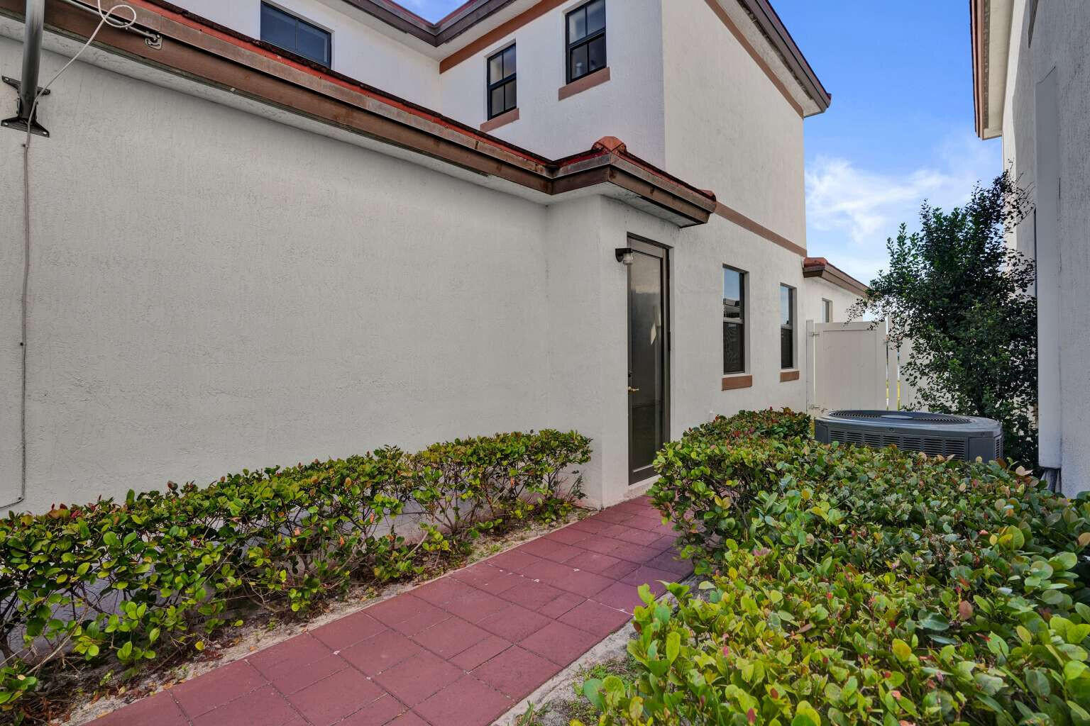 AQUABELLA SECTION ONE - Residential