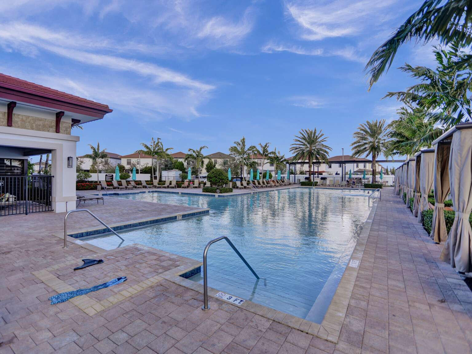 AQUABELLA SECTION ONE - Residential