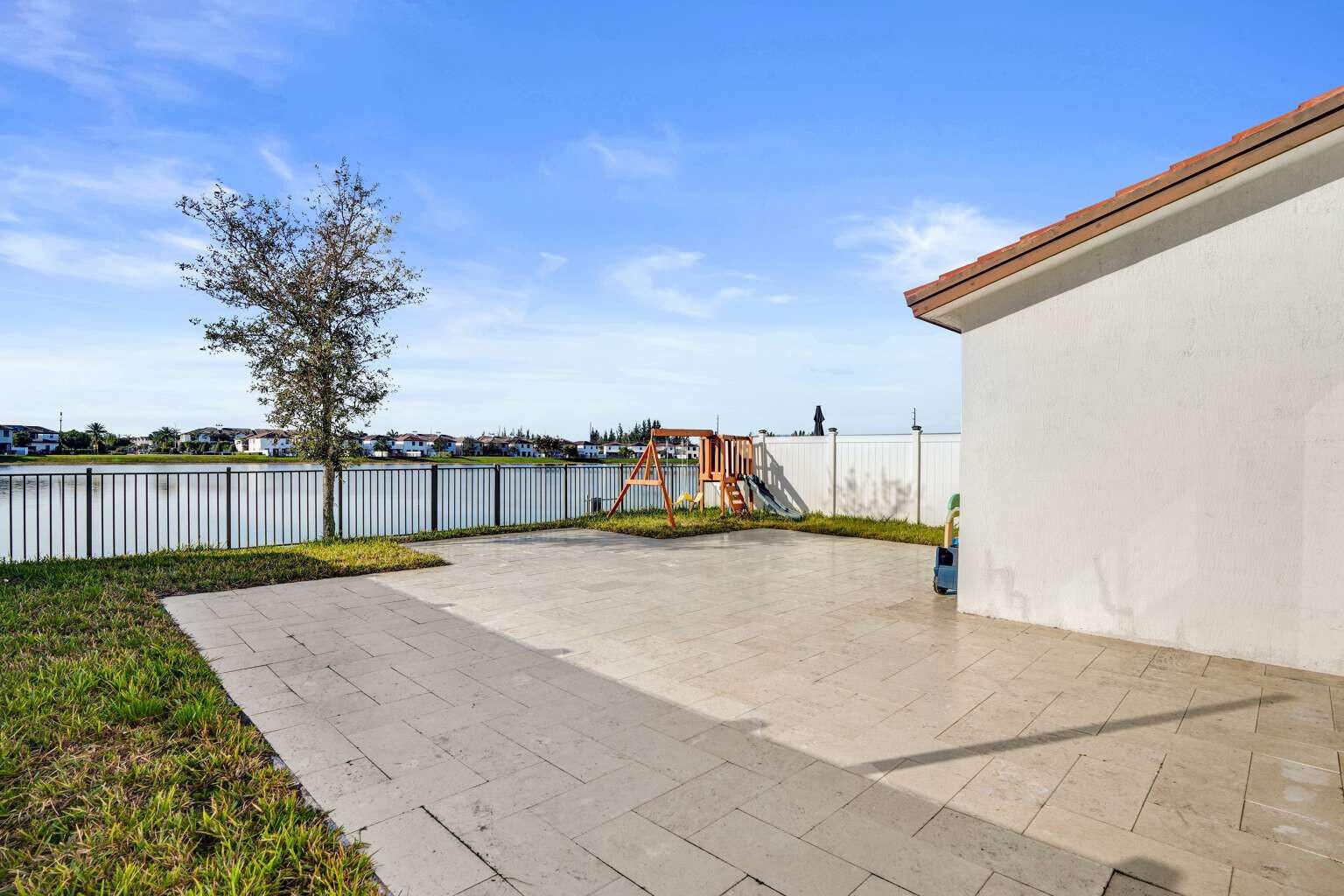 AQUABELLA SECTION ONE - Residential