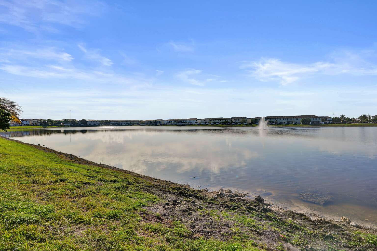 AQUABELLA SECTION ONE - Residential