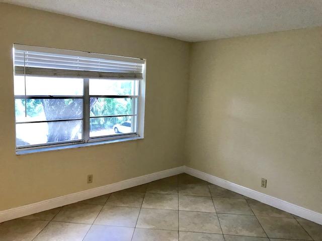 SABAL POINTE CONDO - Residential Lease