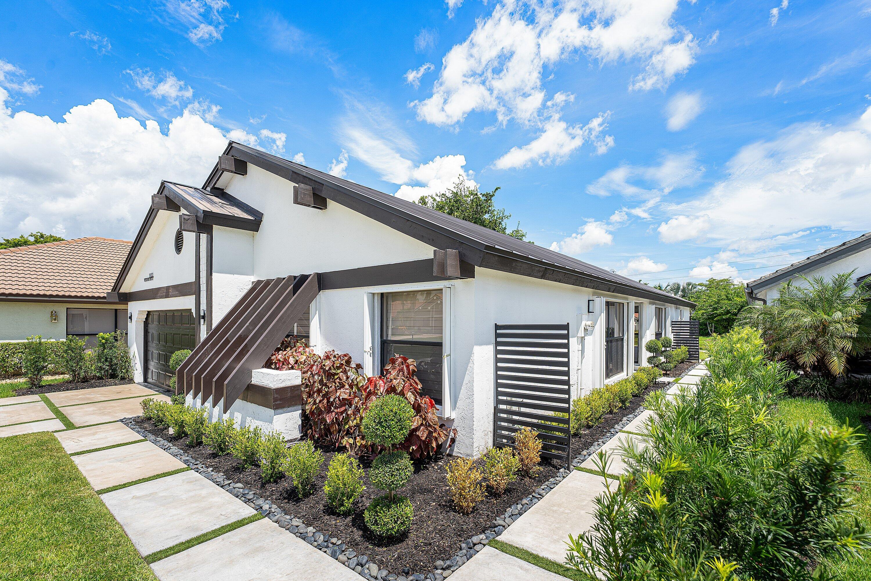 11152 HIGHLAND Circle