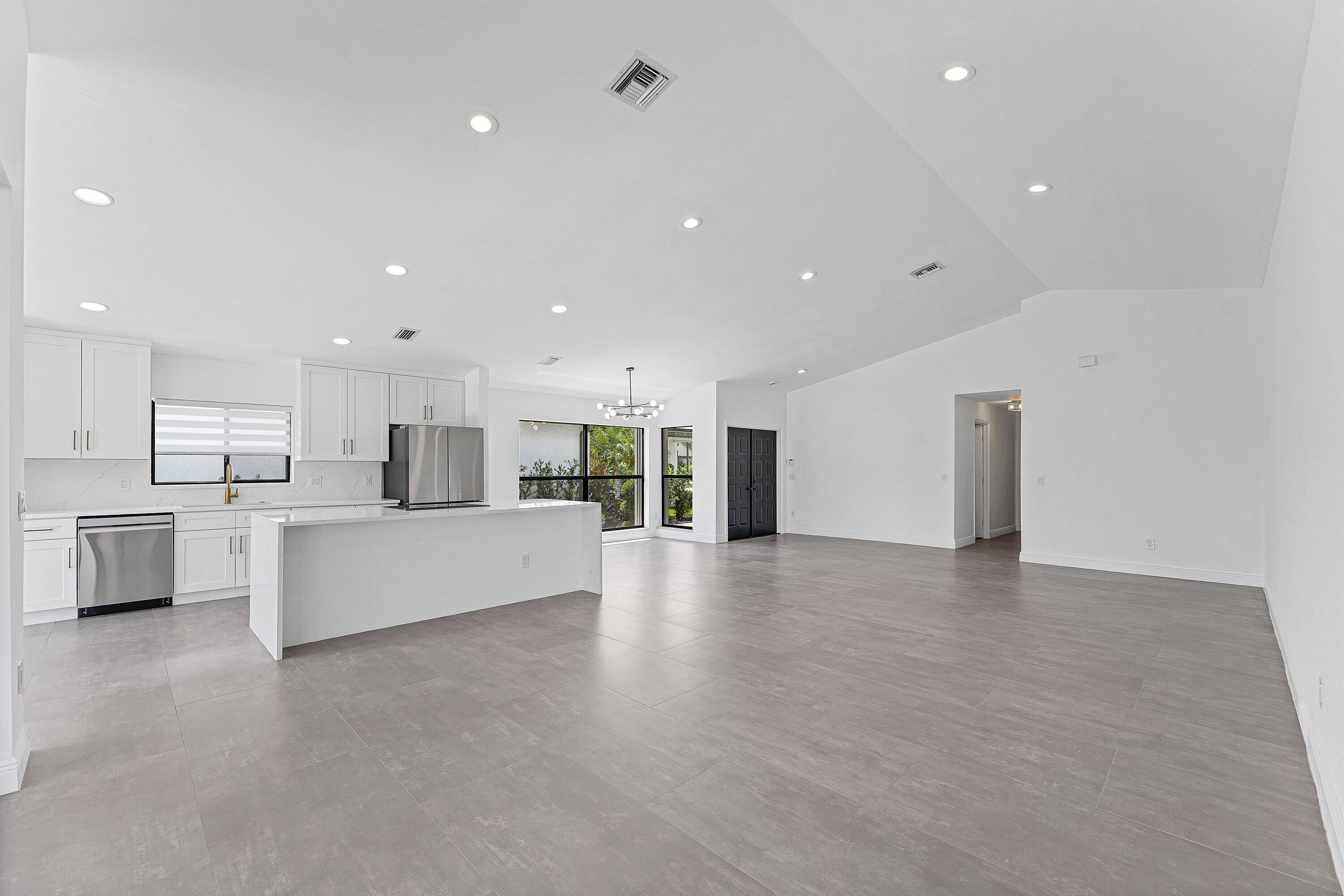 11152 HIGHLAND Circle