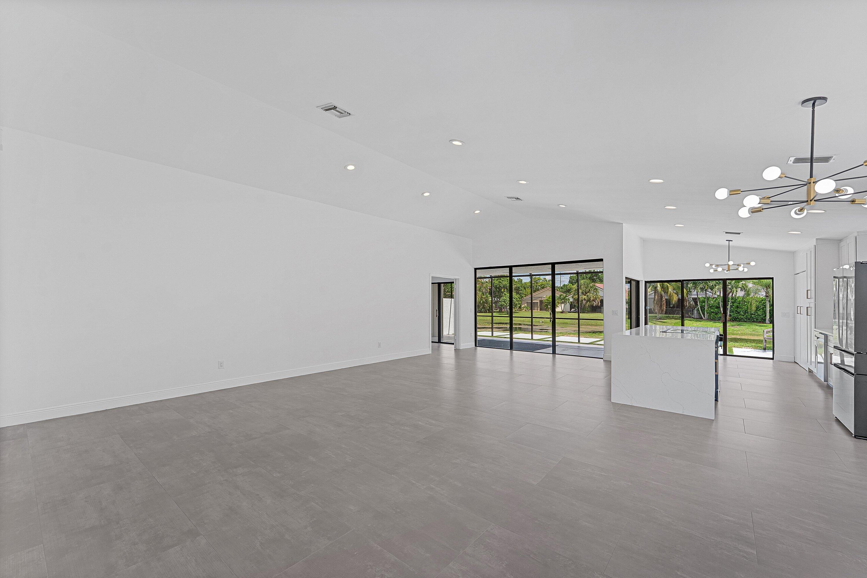 11152 HIGHLAND Circle