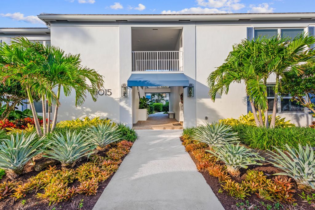 Photo of 1015 Ingraham Avenue #8, Delray Beach, FL 33483 (MLS # R11026223)