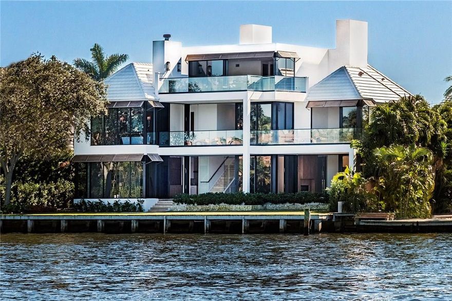 New completed & stunning! Located on widest point of the New River this latest Bomar Builders offering is guaranteed to please! Capturing breath taking views of River & distant downtown. Modern day luxury extends over 3 levels of fresh & innovative design,water facing living, family,kitchen & library + 1 bedroom suite on lower level.Covered loggia & extensive balconies.Incredible master suite + 3 bedroom suites 2nd level. Fantastic 3rd level Club room/6 bed plus expansive roof top terrace to enjoy views!