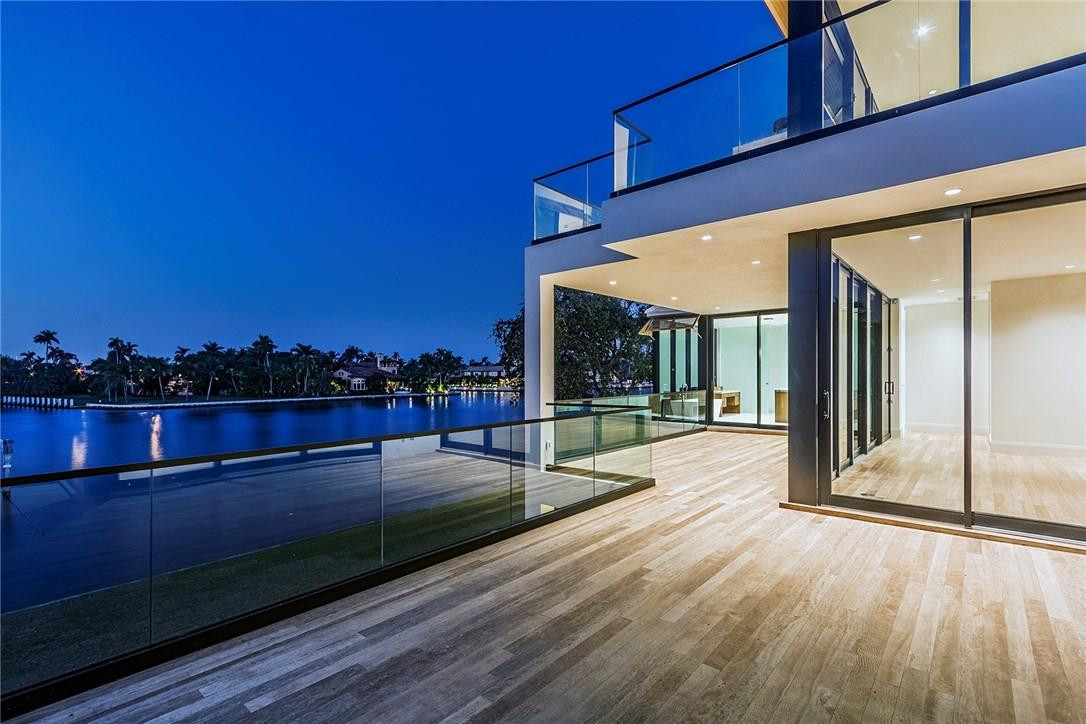 RIO VISTA ISLES - Residential