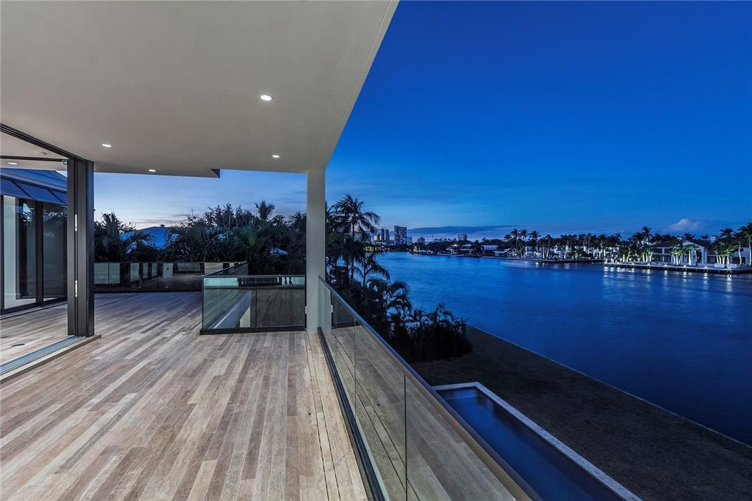 RIO VISTA ISLES - Residential