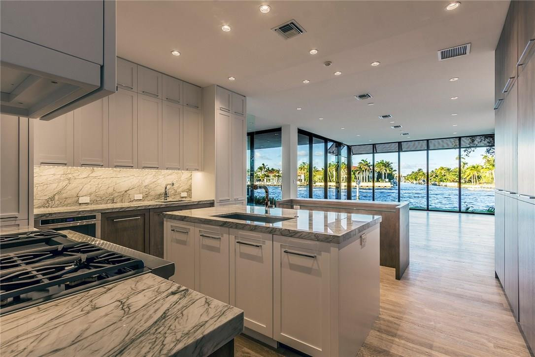 RIO VISTA ISLES - Residential