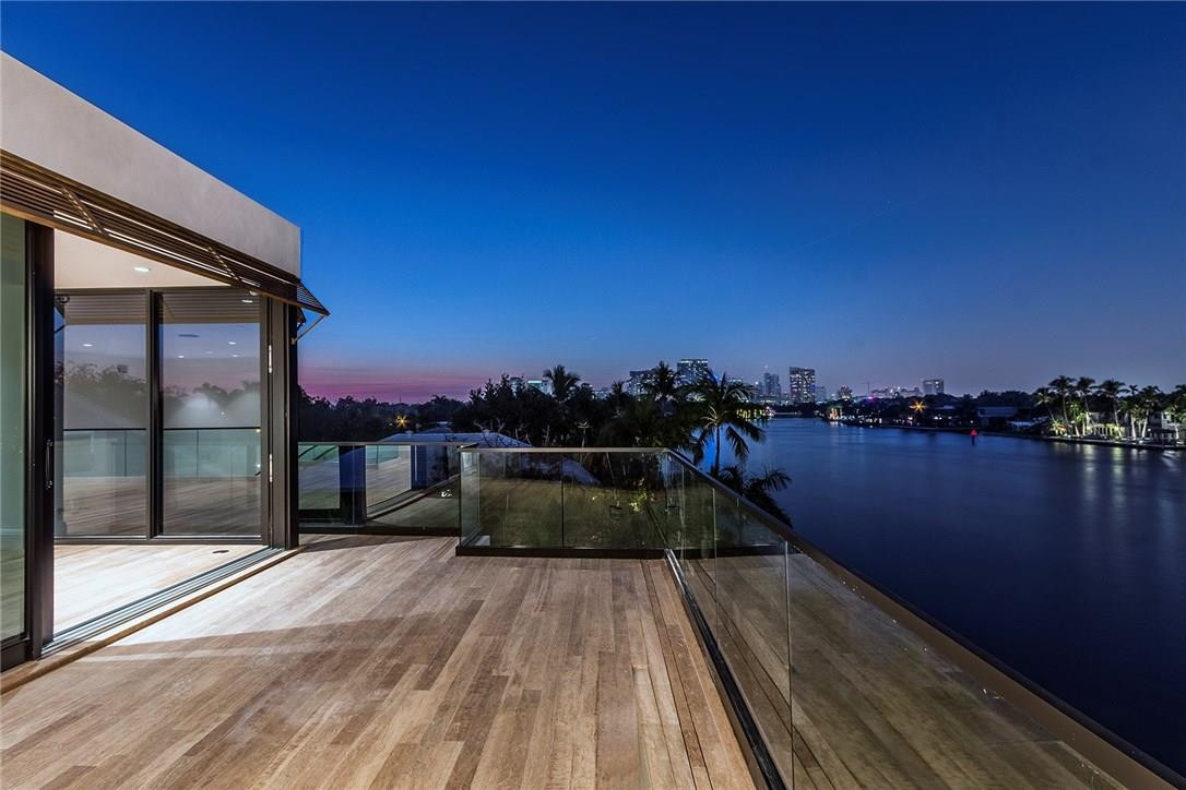 RIO VISTA ISLES - Residential