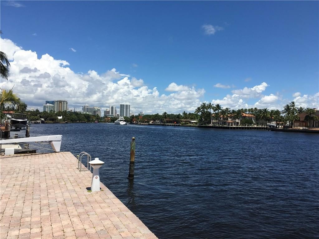 RIO VISTA ISLES - Residential