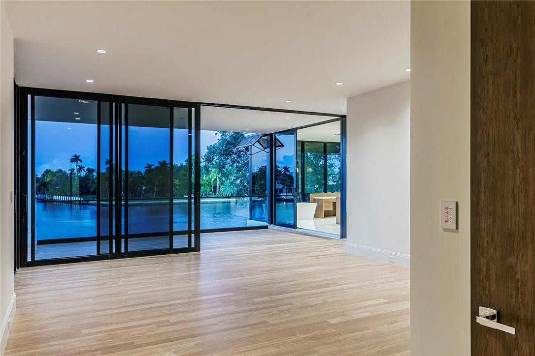 RIO VISTA ISLES - Residential