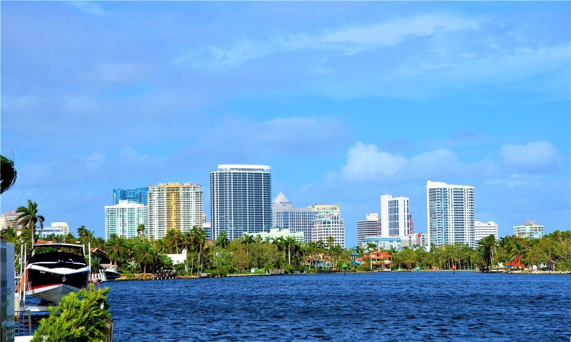 RIO VISTA ISLES - Residential