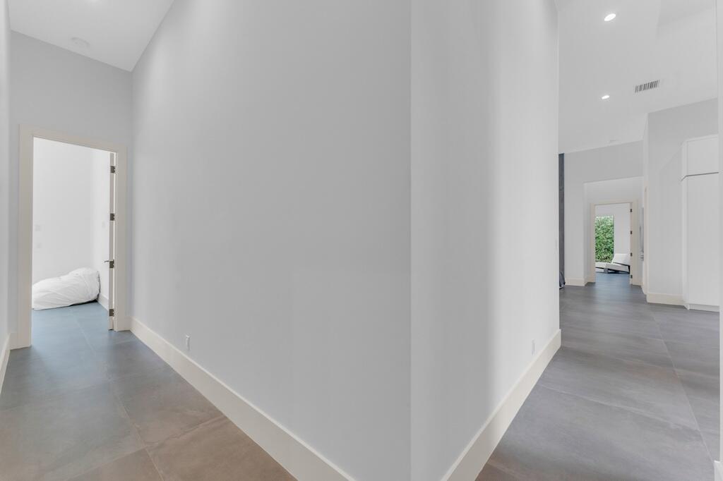 Tropic Isle In - Residential