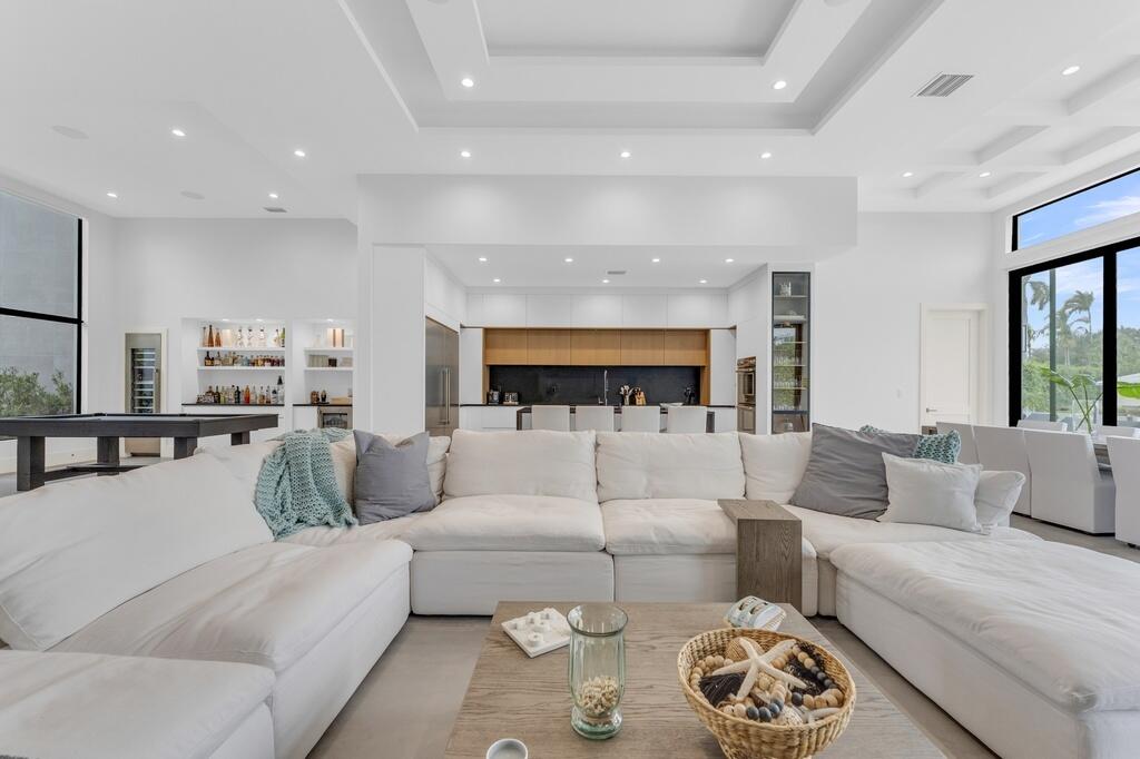 Tropic Isle In - Residential