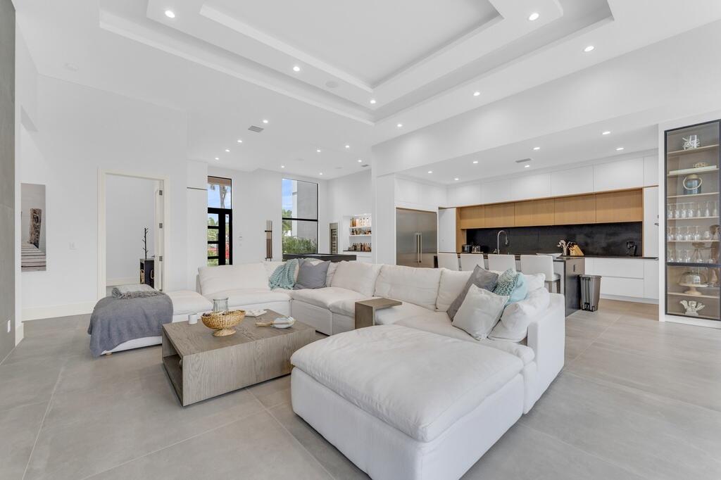 Tropic Isle In - Residential