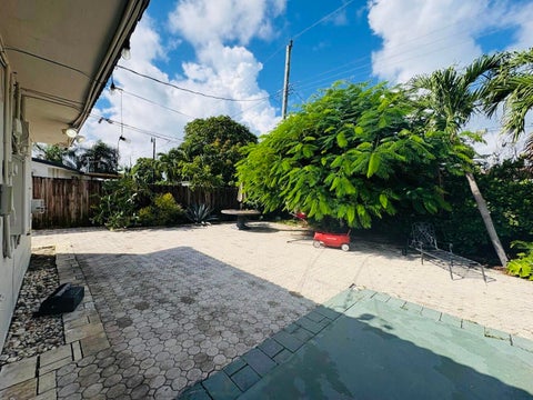 Tiny photo for 2711 NE 11TH Terrace, Pompano Beach, FL 33064 (MLS # B26087263)