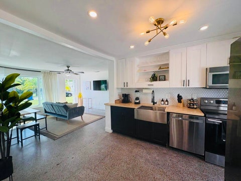 Tiny photo for 2711 NE 11TH Terrace, Pompano Beach, FL 33064 (MLS # B26087263)