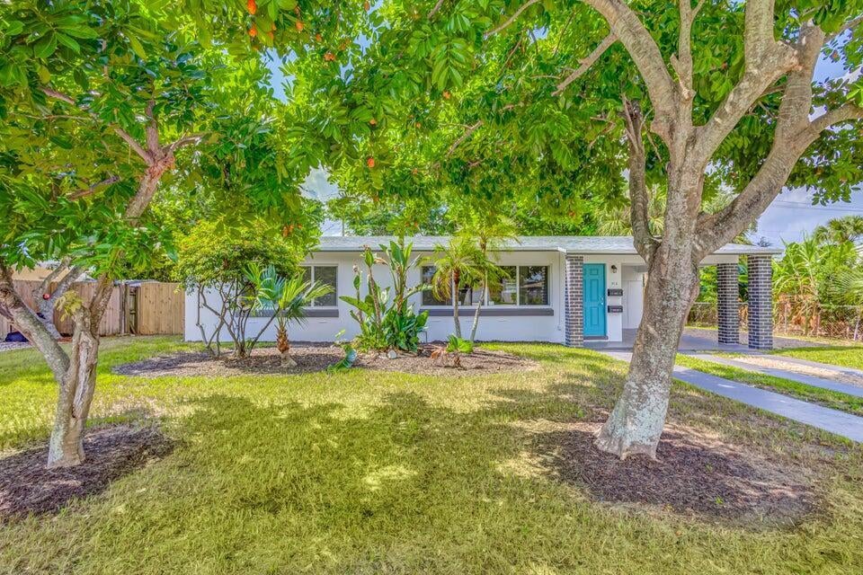 View photos, virtual tours, details... 512 BAYBERRY Drive