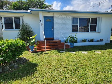 3518 NW 11th Avenue Miami FL 33127