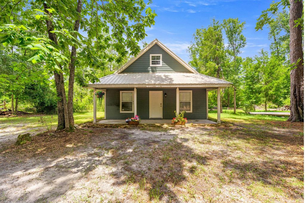 Photo of 694 SW Quarter Lane, Fort White, FL 32038 (MLS # B26026045)