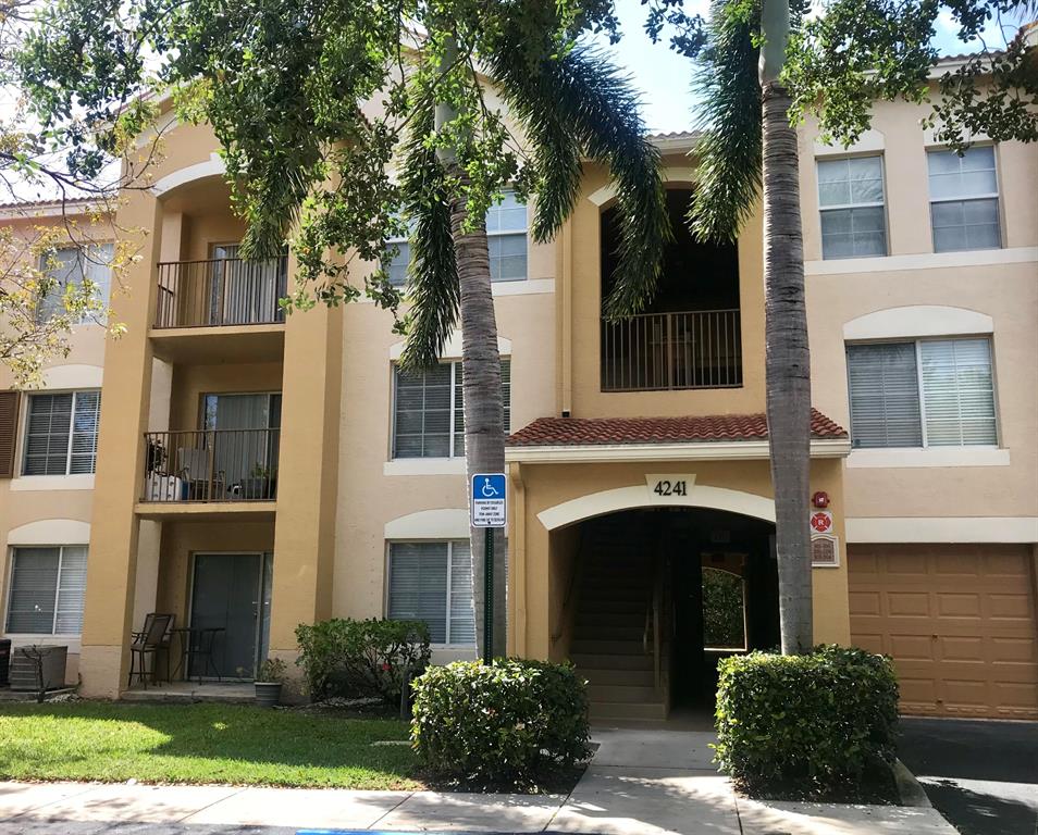 Priced to Rent! This is a Great Community in a desirable location! Rent includes water, sewer, basic cable and internet. Gated resort style communityclose to shopping, downtown WPB, City Place, Houston Astros and Washington Nationals Spring Training Stadium. Community has resort stylepool, hot tub, gym, racquetball/basketball court, tennis court, volleyball court and children's playground.