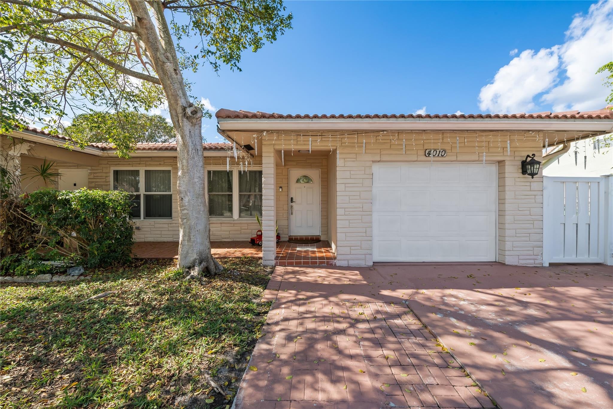 4010 CORAL SPRINGS Drive