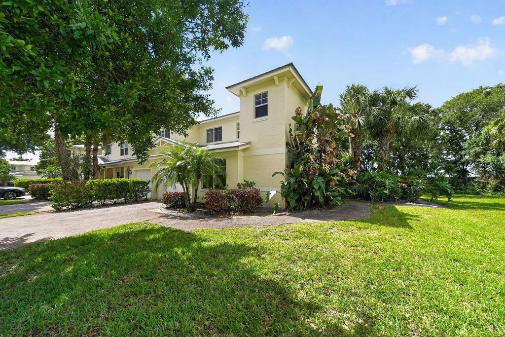 Photo of 2535 Creekside Drive, Fort Pierce, FL 34981 (MLS # B26021279)