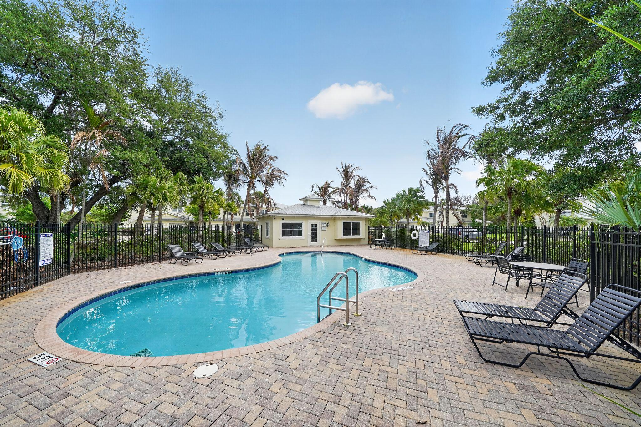 RIVER OAKS - Residential