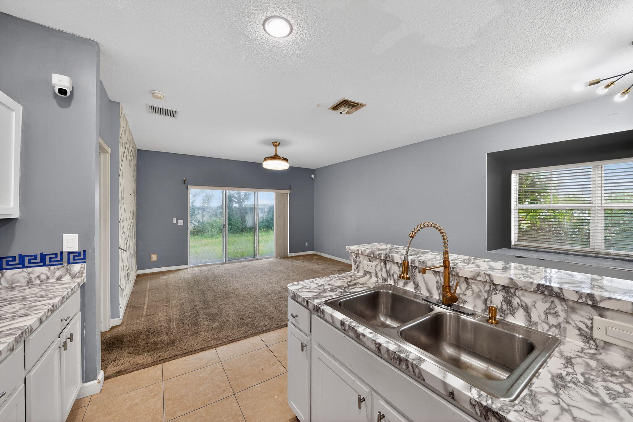 RIVER OAKS - Residential