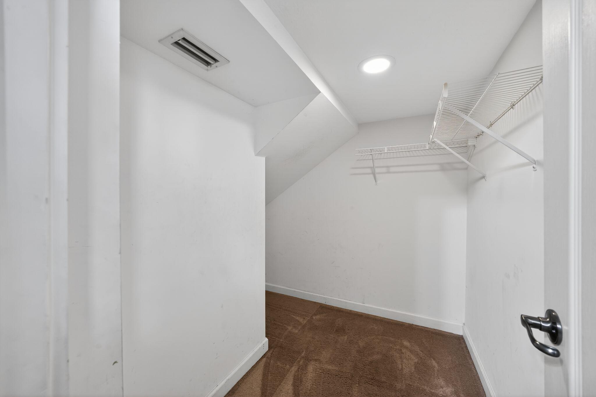 RIVER OAKS - Residential