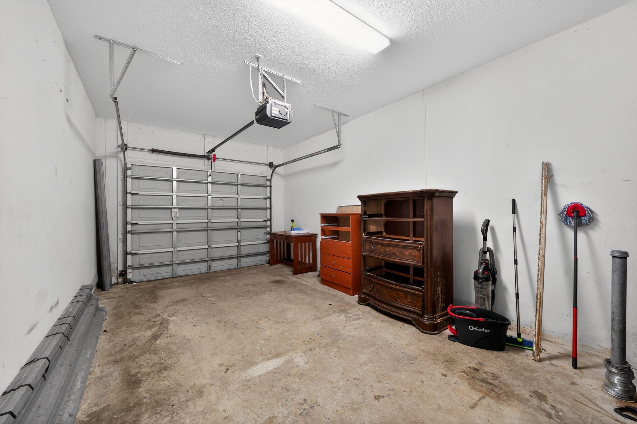 RIVER OAKS - Residential