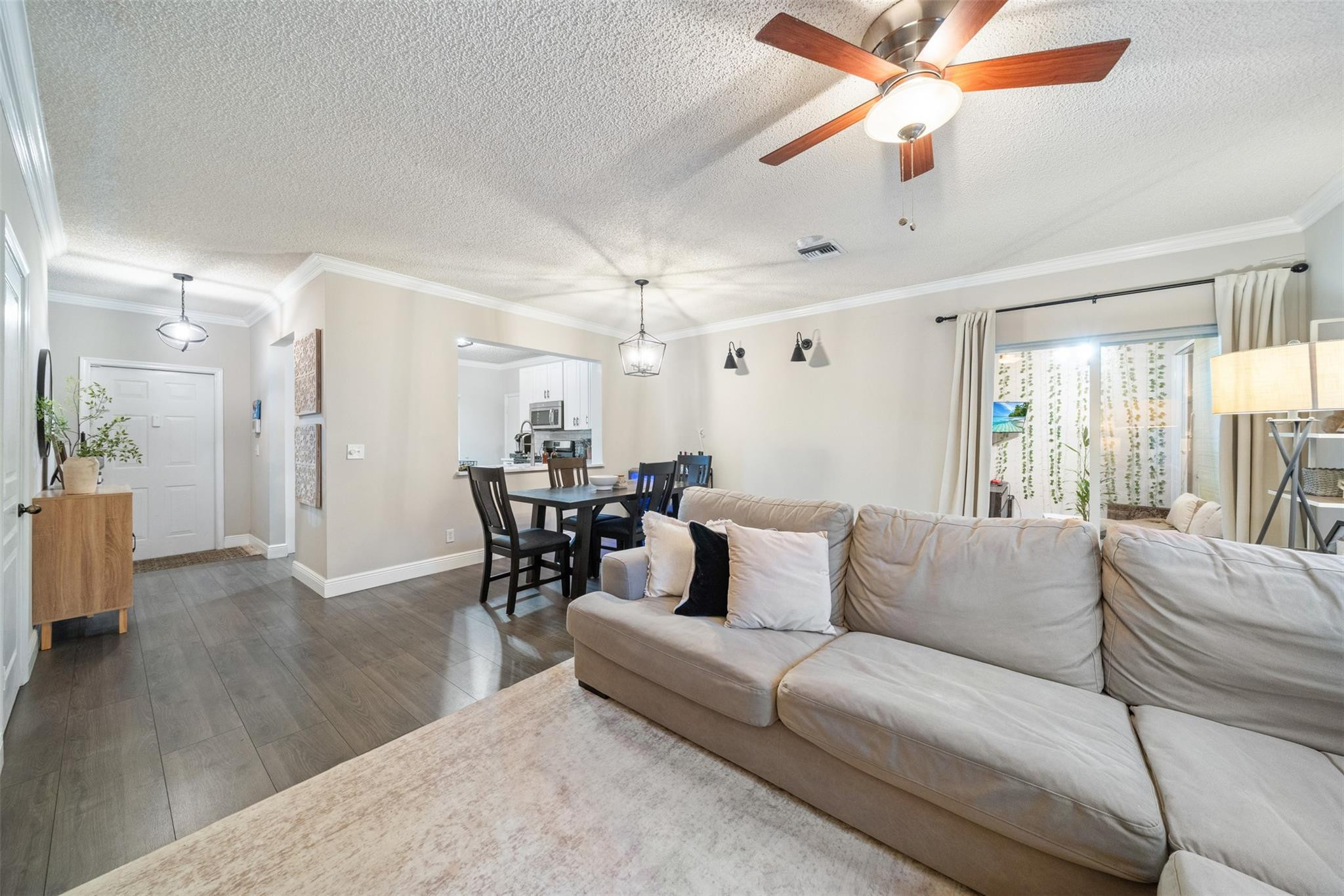 PLUM HARBOR - Residential