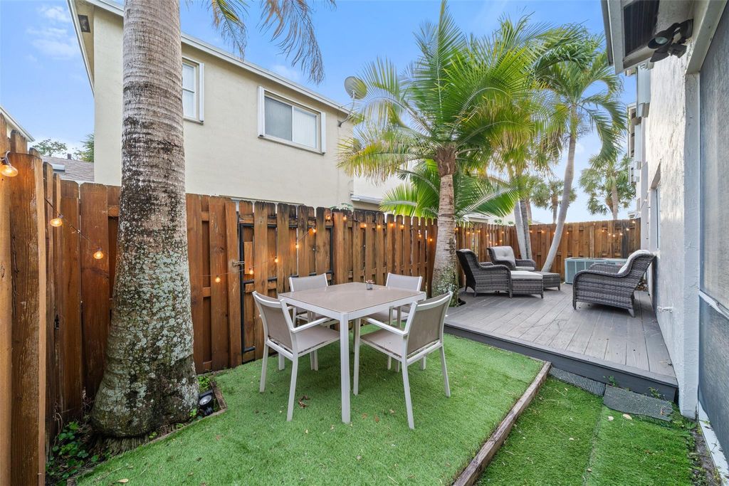 Photo of 9548 N Vermosa Lane #426-4, Tamarac, FL 33321 (MLS # F10551047)