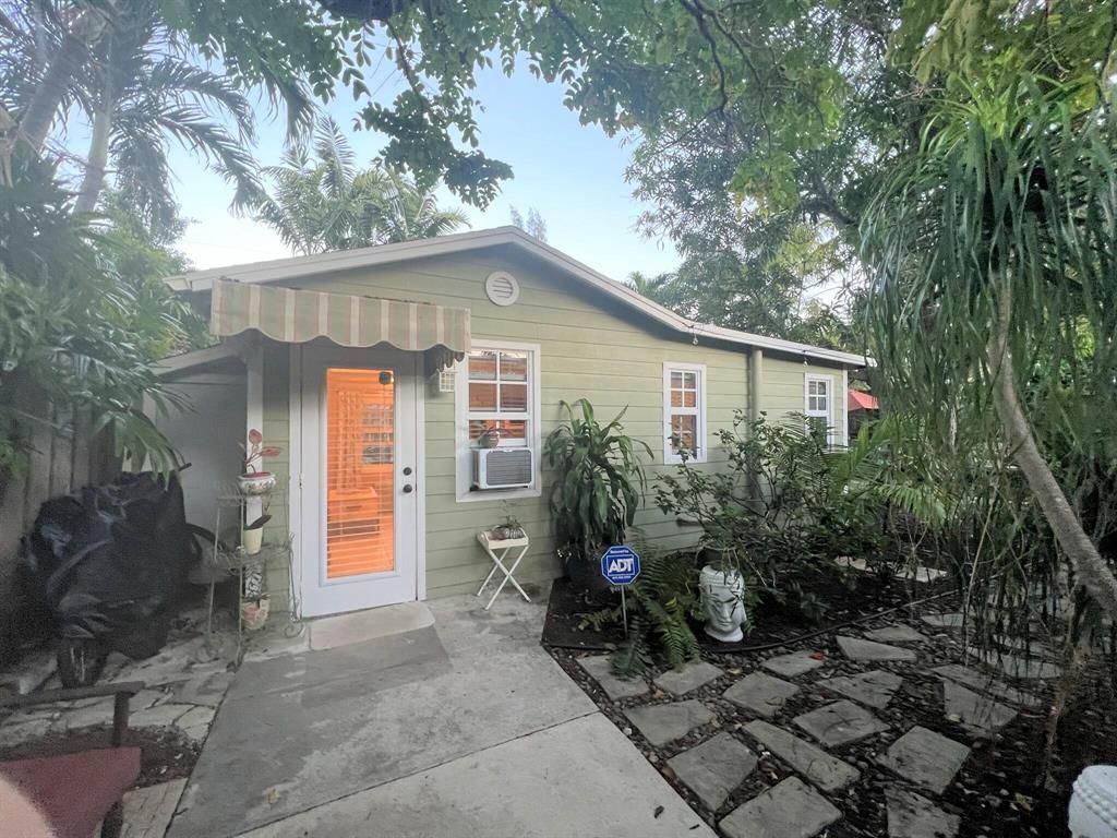 Photo of 223 S Swinton Avenue #Guest House, Delray Beach, FL 33444 (MLS # R10854844)