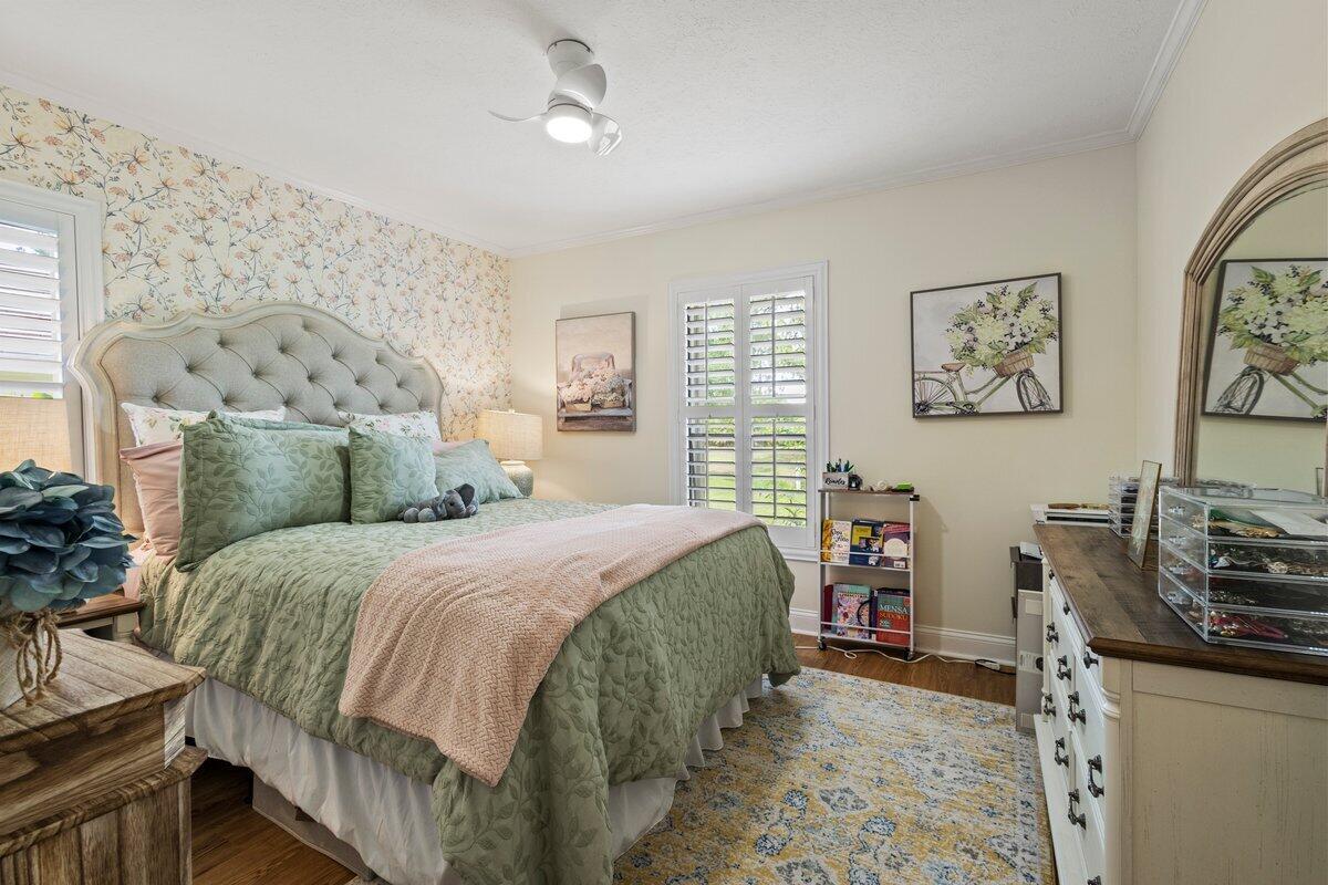 COUNTRY CLUB ESTATES PARC - Residential Lease