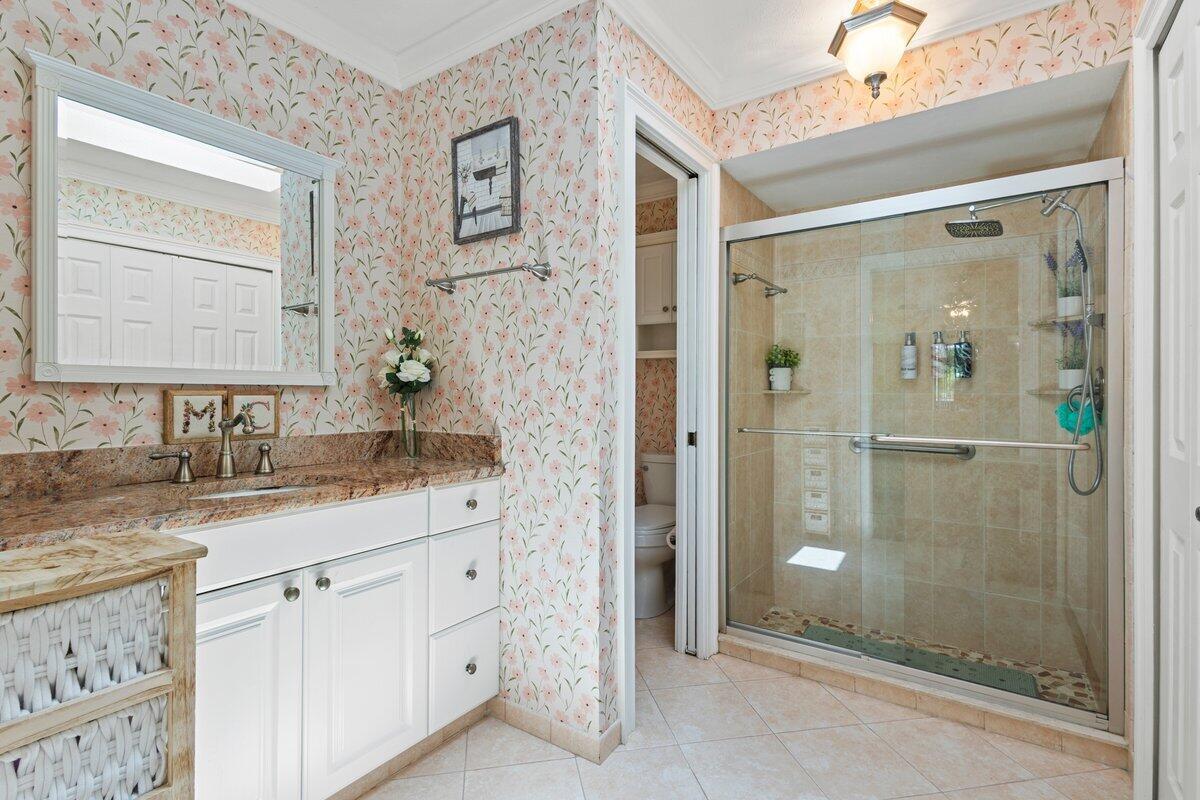 COUNTRY CLUB ESTATES PARC - Residential Lease