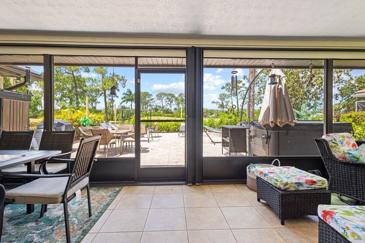 COUNTRY CLUB ESTATES PARC - Residential Lease