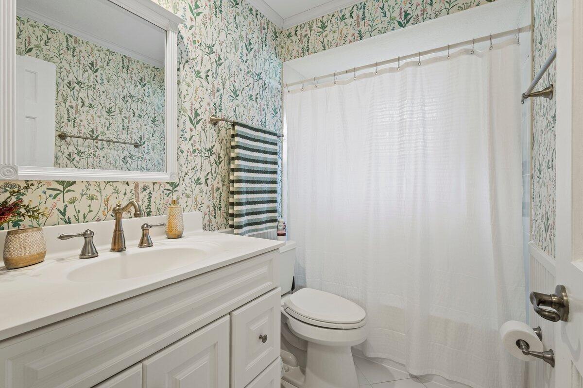 COUNTRY CLUB ESTATES PARC - Residential Lease