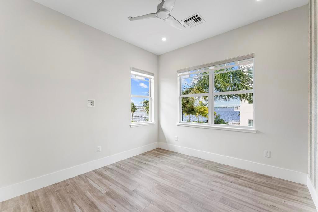 RIVER HOUSE STUART  A CON - Residential