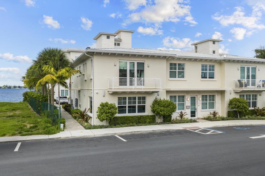 RIVER HOUSE STUART  A CONDO - Residential