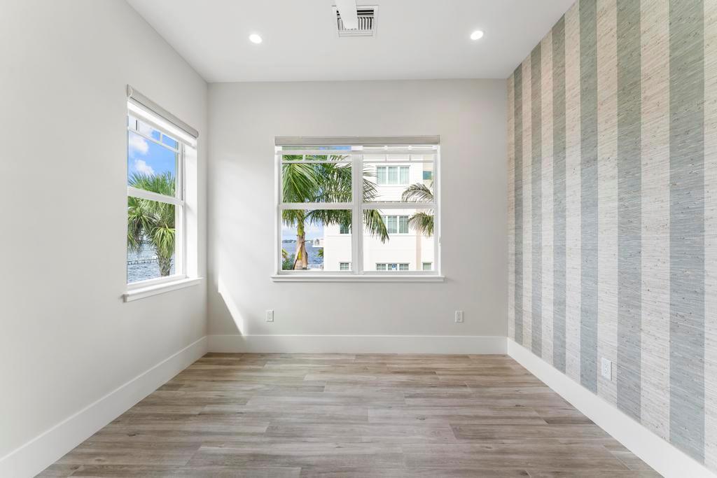 RIVER HOUSE STUART  A CON - Residential