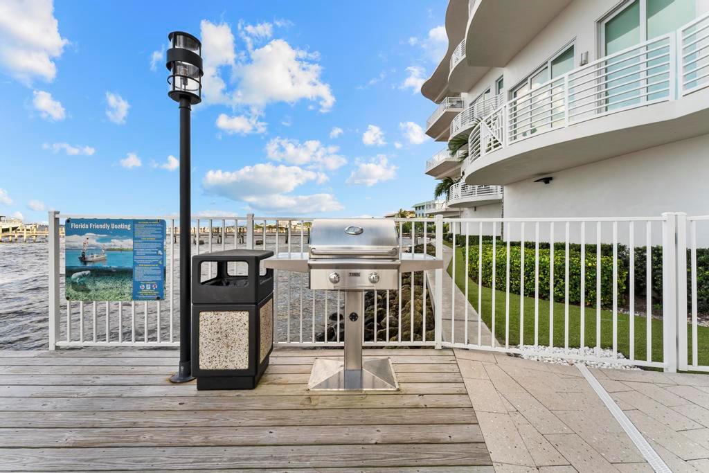 RIVER HOUSE STUART  A CON - Residential