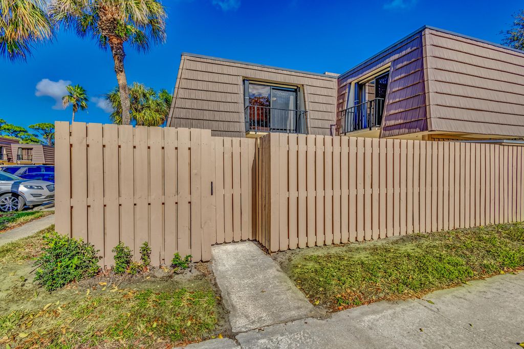 Photo of 1124 11th Court, Palm Beach Gardens, FL 33410 (MLS # R11071122)