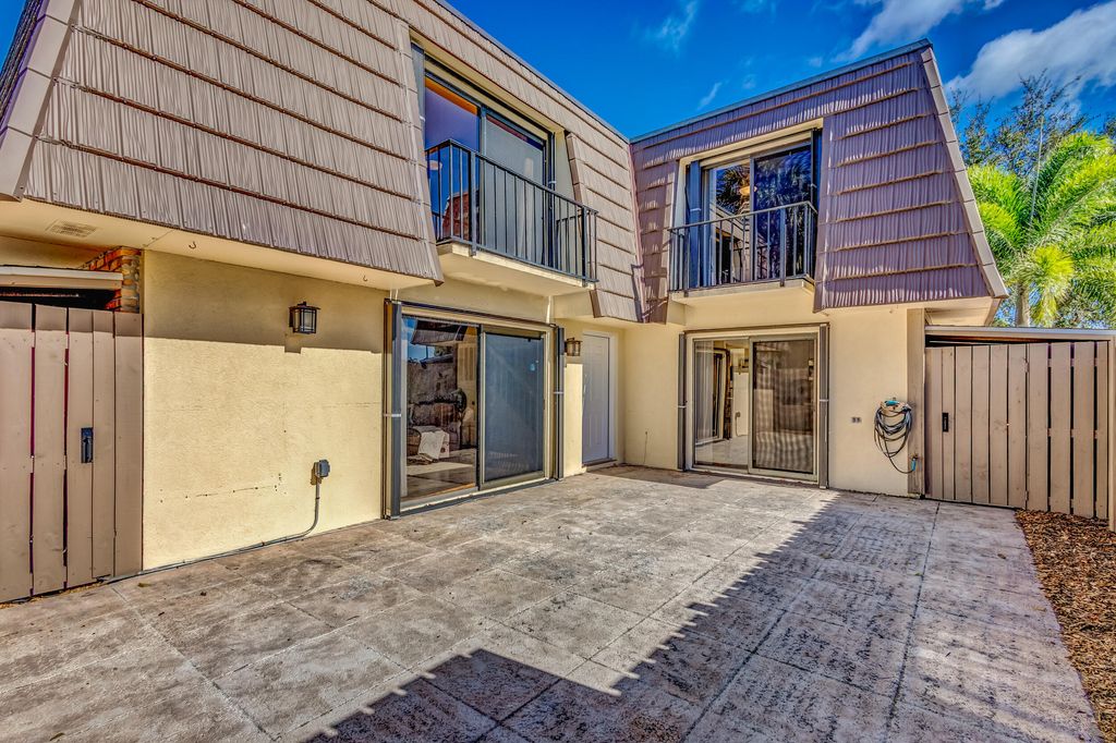 Photo of 1124 11th Court, Palm Beach Gardens, FL 33410 (MLS # R11071122)