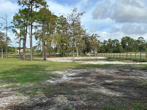 A home in Loxahatchee