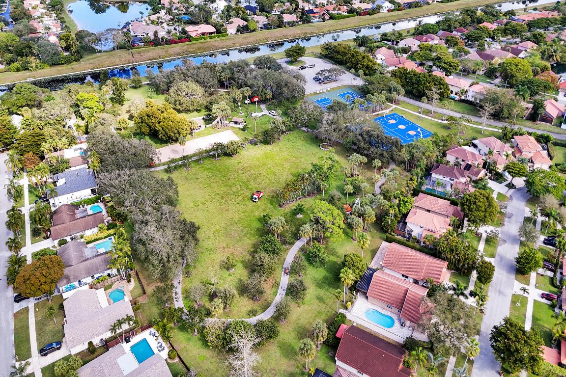 COQUINA LAKES - Residential