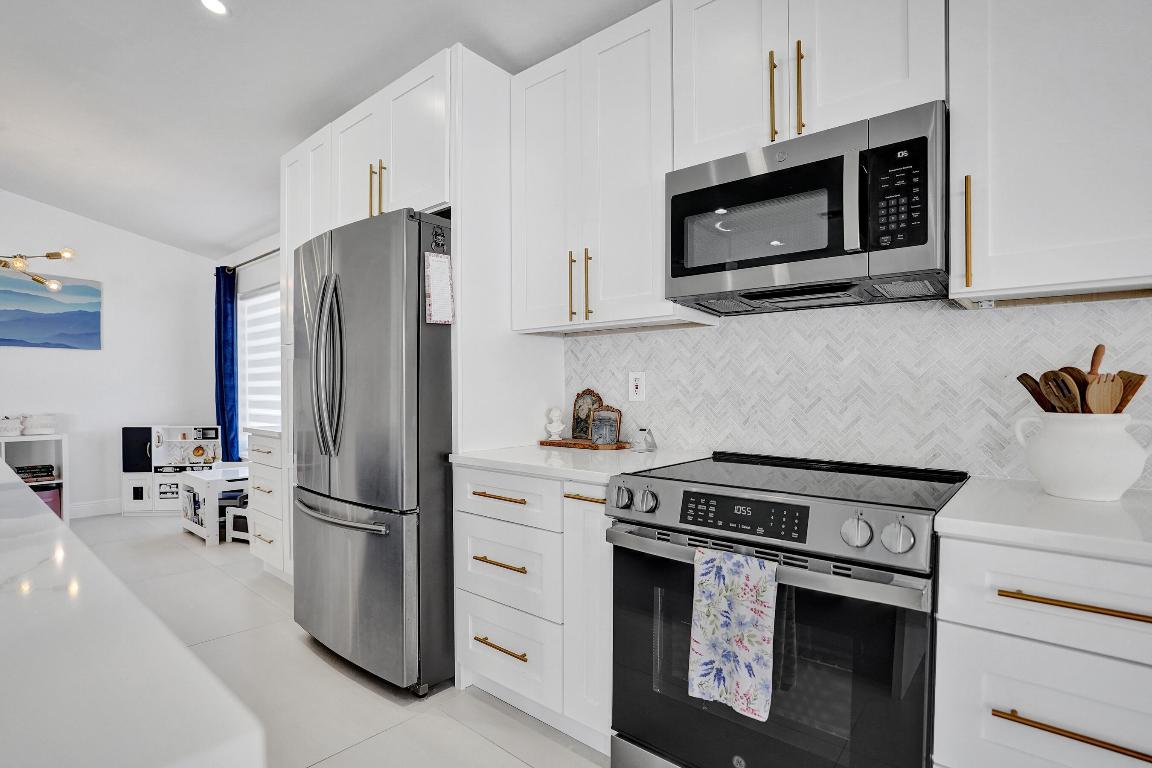 COQUINA LAKES - Residential